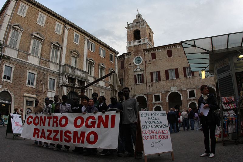 Sull’odio e il razzismo non saremo neutrali