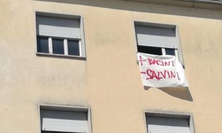 Lenzuolata democratica:  da Nord a Sud, in Italia, dilaga la protesta  dei balconi.