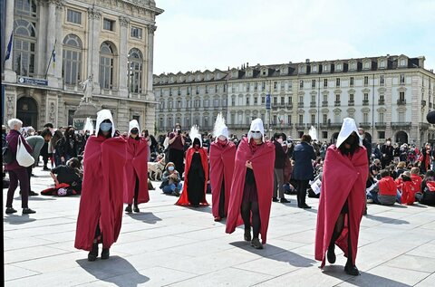 in piazza per il diritto all’autoderminazione!